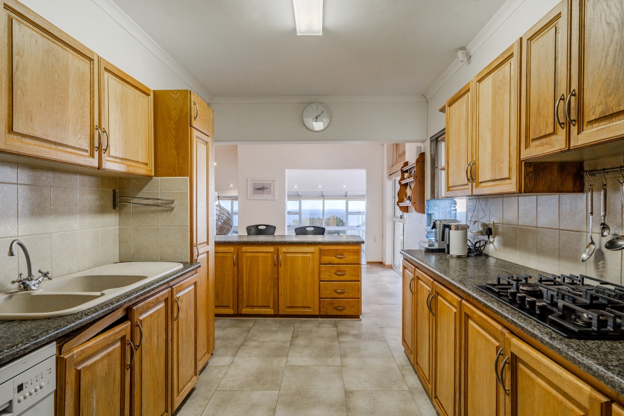 5 Bedroom Property for Sale in Camps Bay Western Cape